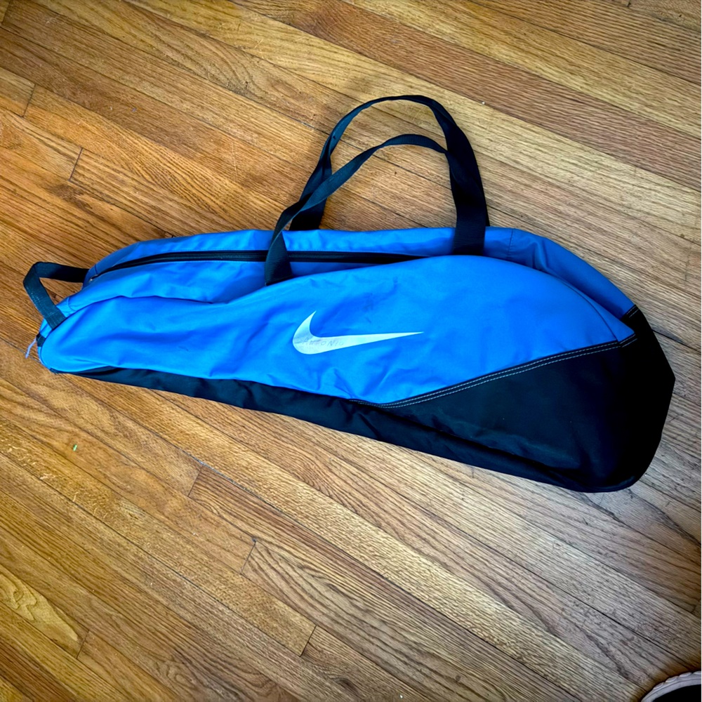NIKE Baseball/Softball Bat Bag With Fence Clip Blue/  Black w silver logo